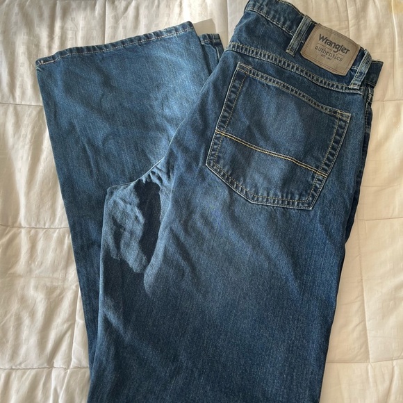 Wrangler Authentics Relaxed Fit Boot Cut Jeans 34/32 Medium Indigo - Picture 13 of 14